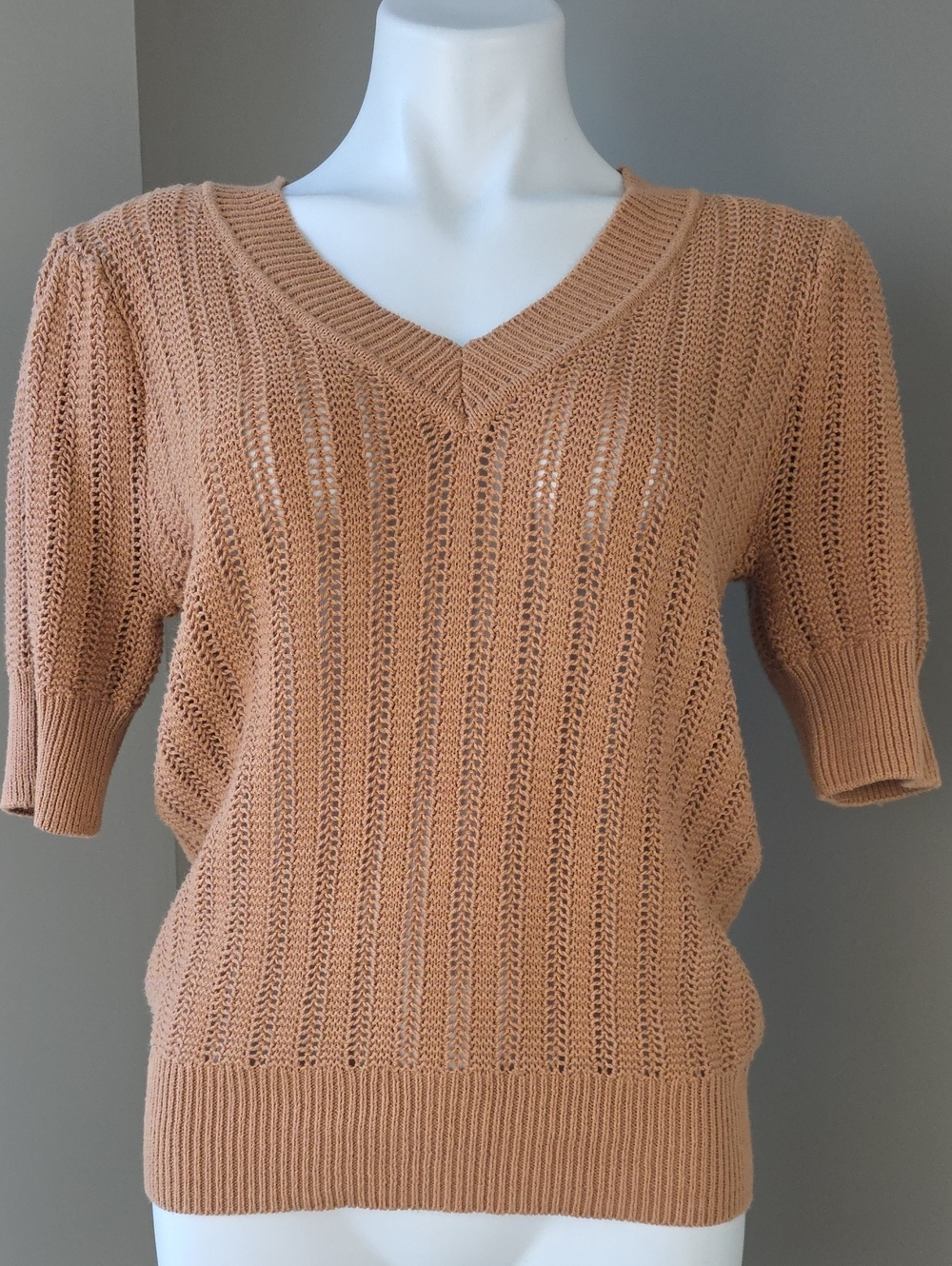 Rachel Roy Light Academia Retro 70's Open-Knit V-Neck Short Sleeve Sweater Med